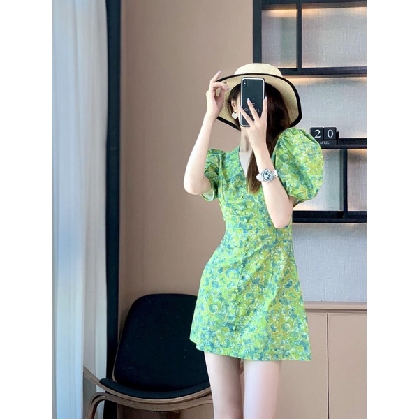 Váy hoa xanh nhí tay bồng xinh xắn