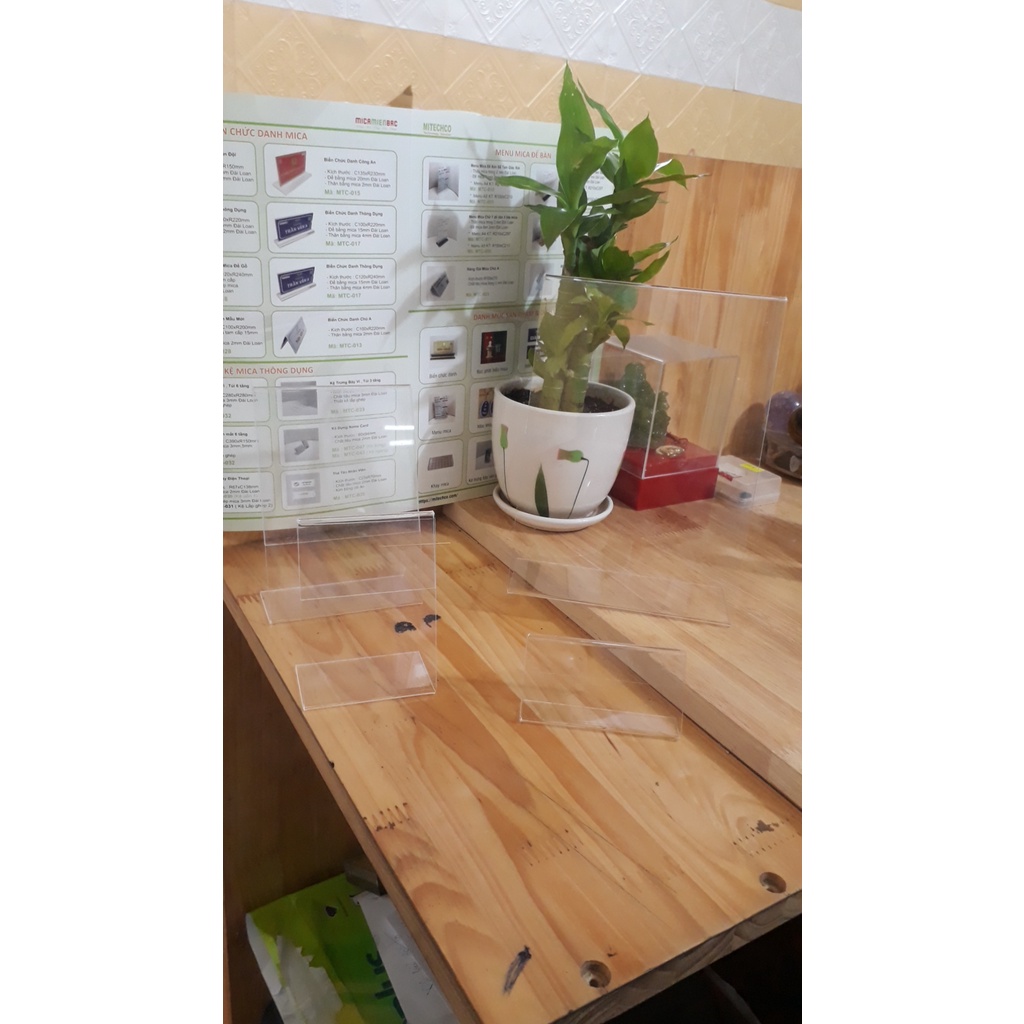 Menu mica chữ L mica 2mm cao cấp