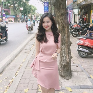 Váy hồng đáp bèo