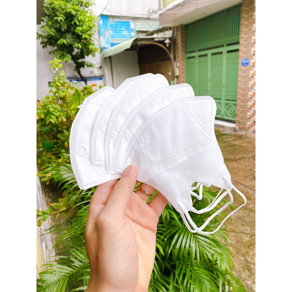 Khẩu trang 5D Màu Trắng Famapro thuộc công ty Nam Anh hộp 10 chiếc dày 3 lớp vải không dệt | WebRaoVat - webraovat.net.vn