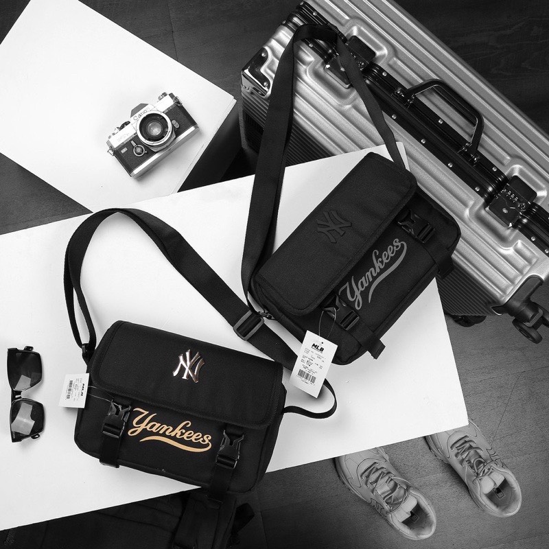 TÚI ĐEO CHÉO MLB   YANKEE   MEN BLACK/GOLD LOGO KIM LOẠI CAO CẤP