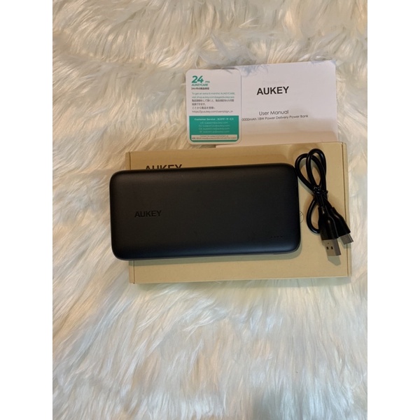 Sạc dự phòng Aukey PB-N73S 10.000mAh  Slim siêu mỏng, sạc nhanh PD và QC 3.0 max 18w