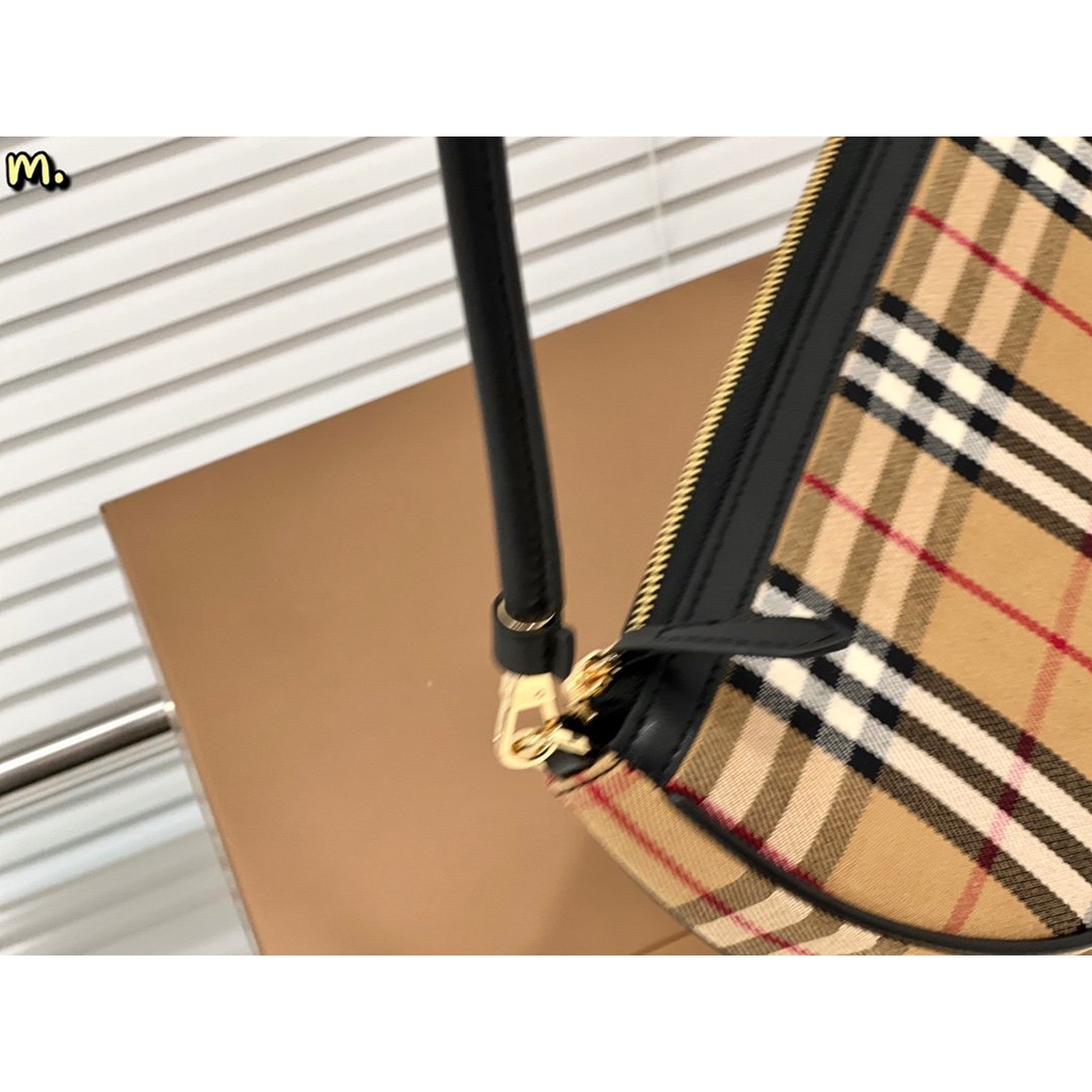 Hàng Có Sẵn Túi Đeo Chéo Burberry Phong Cách Và Thanh Lịch Dành Cho Nữ