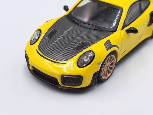 Xe Mô Hình Porsche 911 GT2 RS 1:64 MiniGT ( Vàng )