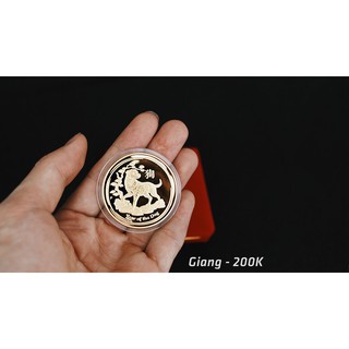 Đồng xu vàng hình chó (kèm hộp nhung sang trọng)