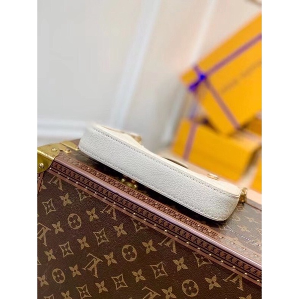 Túi đeo chéo da thật hàng vip logo thương hiệu Louis Vuitton LV Easy Pouch On Strap 2022 cao cấp