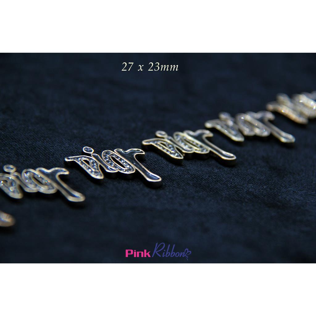 Charm chữ Ɗl0Ʀ đính đá ghi