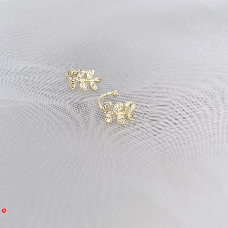 Đôi bông tai hình chiếc lá hợp thời trang cho nữ