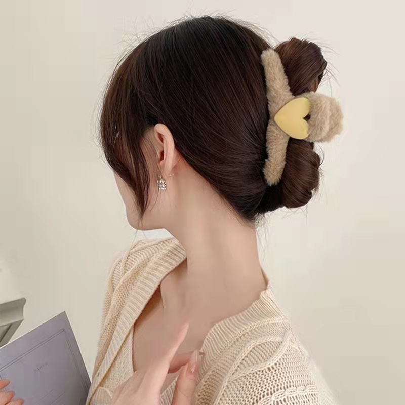 Kẹp Tóc Phủ Lông Hình Trái Tim Dễ Thương Phong Cách Hàn Quốc Thời Trang Thu Đông Dành Cho Nữ