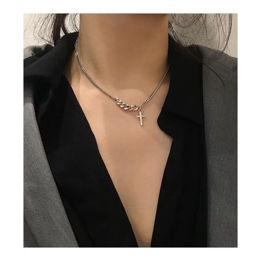 Dây chuyền ngắn mặt thánh giá cá tính dễ phối đồ 22215