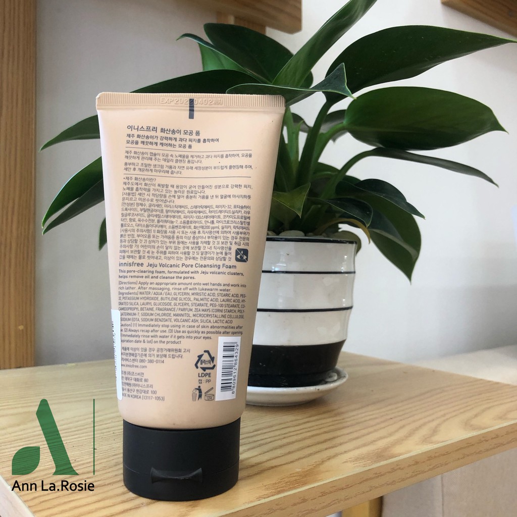 Sữa rửa mặt Innisfree Volcanic Pore Cleansing Foam 150ml