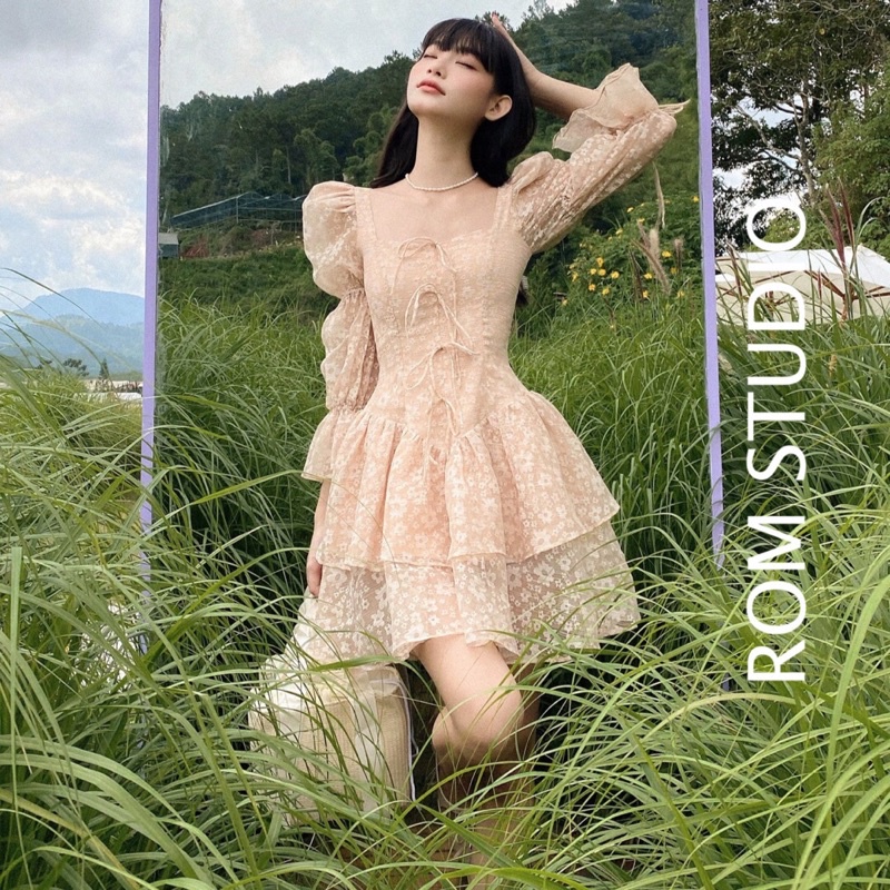 Đầm tầng xoè tay bồng cổ vuông thắt nơ voan hoa Cali cala dress