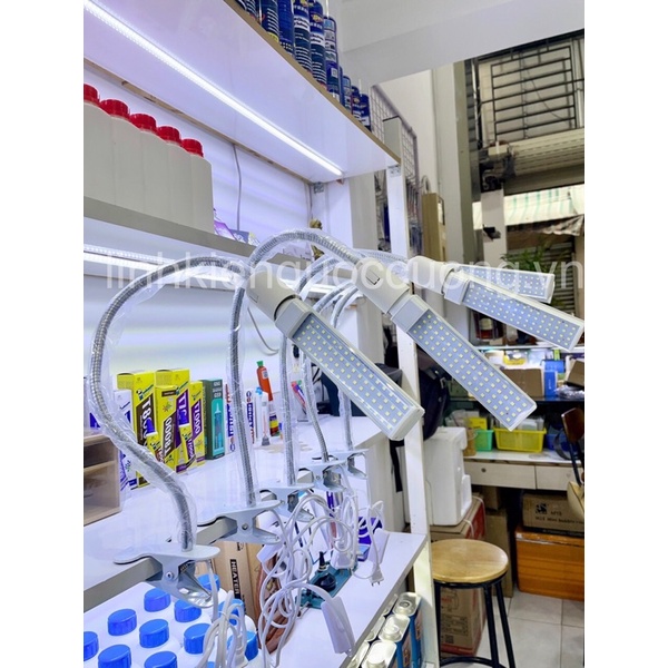 Đèn led kẹp bàn 64 bóng siêu sáng