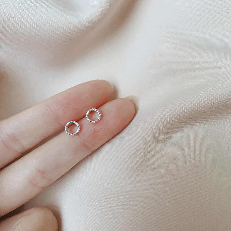 Khuyên tai thiết kế hình tròn/vương miện nhiều mẫu tùy chọn sành điệu cho nữ