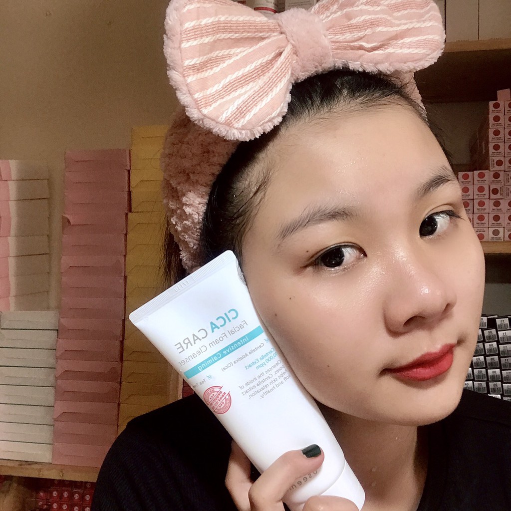 Sữa Rửa Mặt Tạo Bọt Bổ Sung Độ Ẩm Useemi Cica Care Facial Foam Cleanser 150ml YENBEAUTY