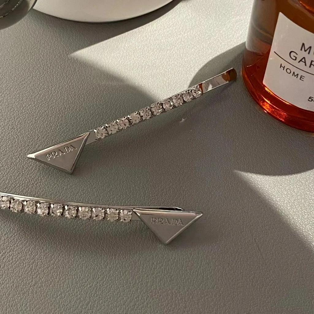 Kẹp Tóc Kim Loại Trang Trí logo Tam Giác Đính Pha Lê Mới 2023