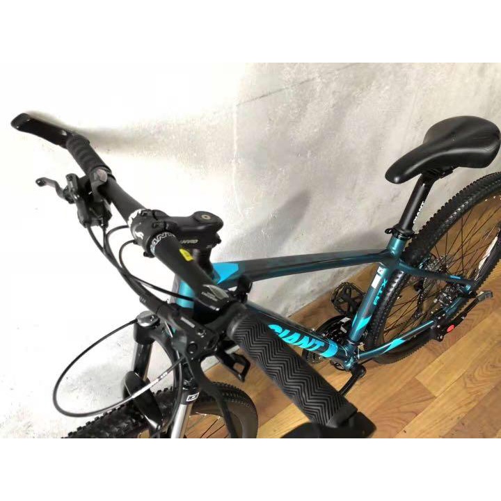 Xe đạp địa hình GIANT ATX 860 phiên bản 2021, Khung sườn hợp kim nhôm ALUXX, Bộ truyền động Shimano Deore, Màu xanh