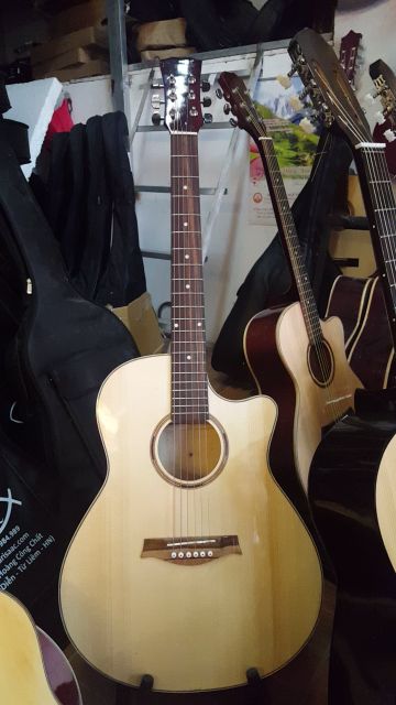 Đàn Guitar Acoustic ET2 CHUẨN đệm hát và có dạy kèm cho người tập chơi.