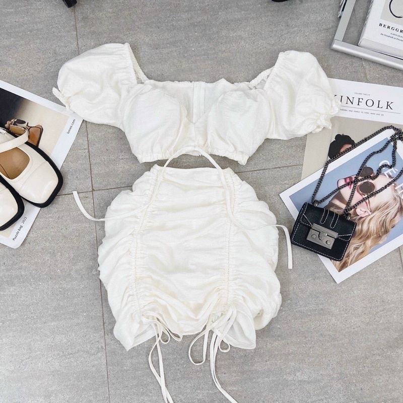 SET ÁO CROP TRẮNG CÚP NGỰC + CHÂN VÁY RÚT