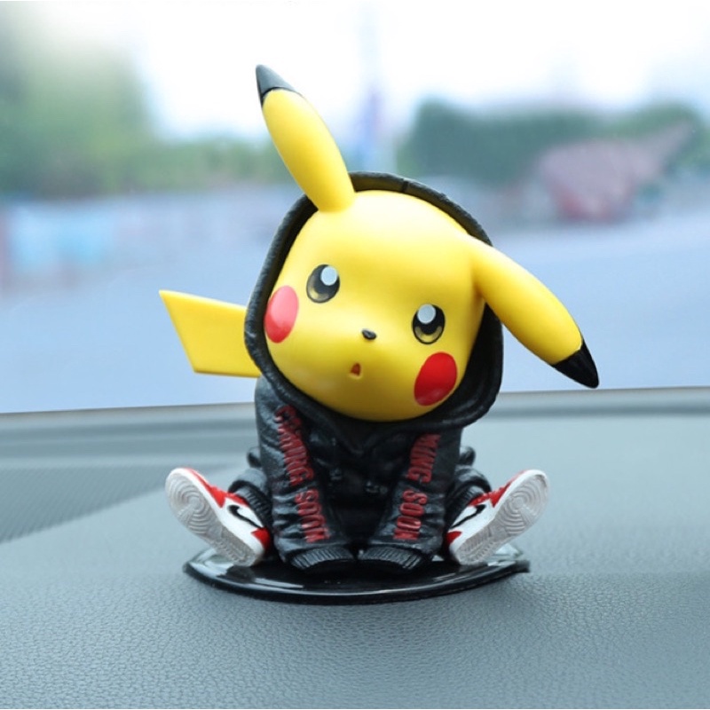 Trang trí ô tô hình pikachu