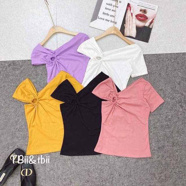 Áo lệch vai khuy