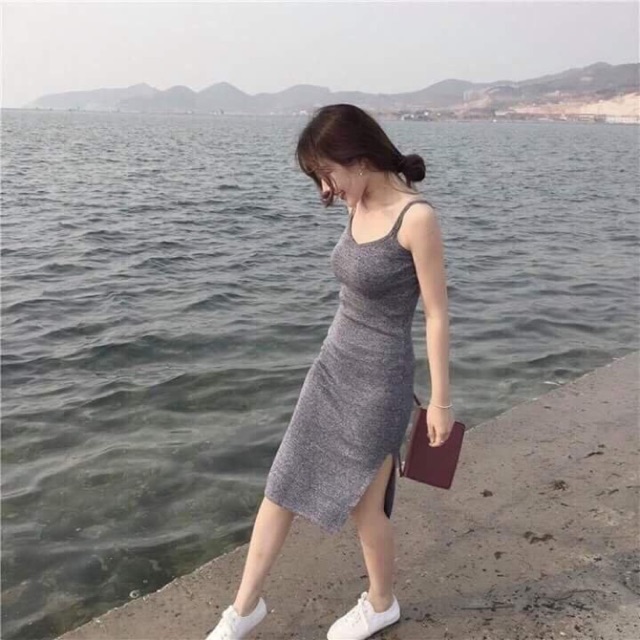Váy 2 dây xẻ sườn
