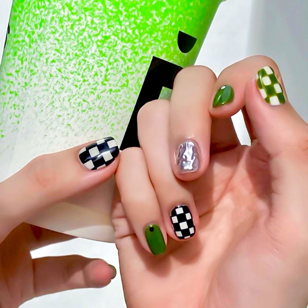 [Hàng mới về] Miếng dán móng trang trí họa tiết sọc caro màu trắng đen phong cách nhật bản