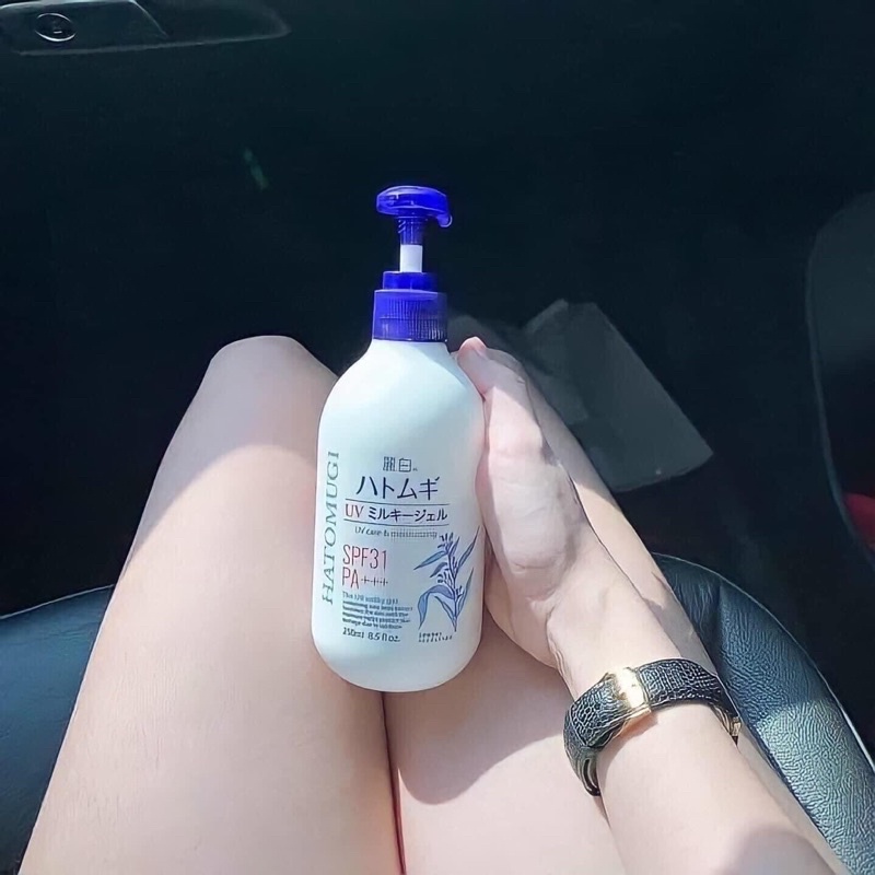 Sữa dưỡng thể chống nắng Hatomugi SPF31 PA+++ 250ml | BigBuy360 - bigbuy360.vn