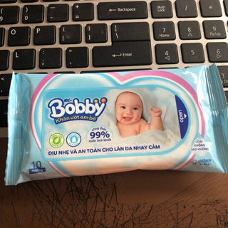Khăn ướt bobby bỏ túi 10 miếng/ 1 gói