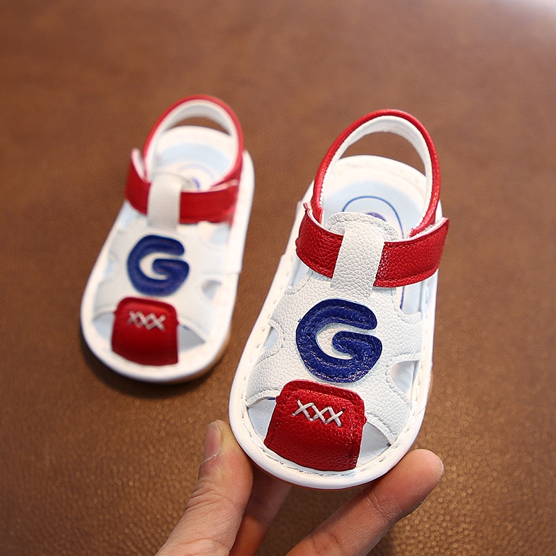 Giày sandals thời trang phù hợp cho trẻ em