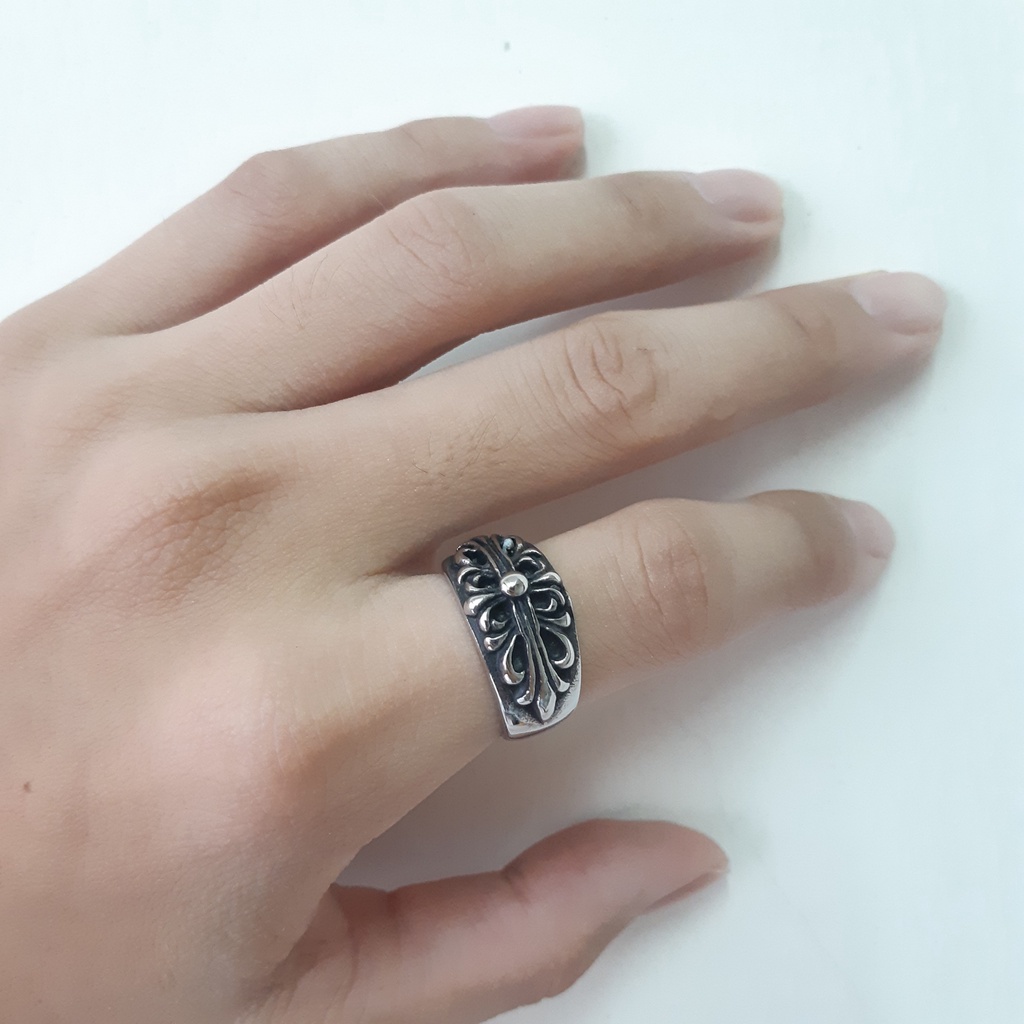 Nhẫn Titan không rỉ Chrome Heart tinh xảo họa tiết hoa thập giá Floral Cross - R096 - Aluha