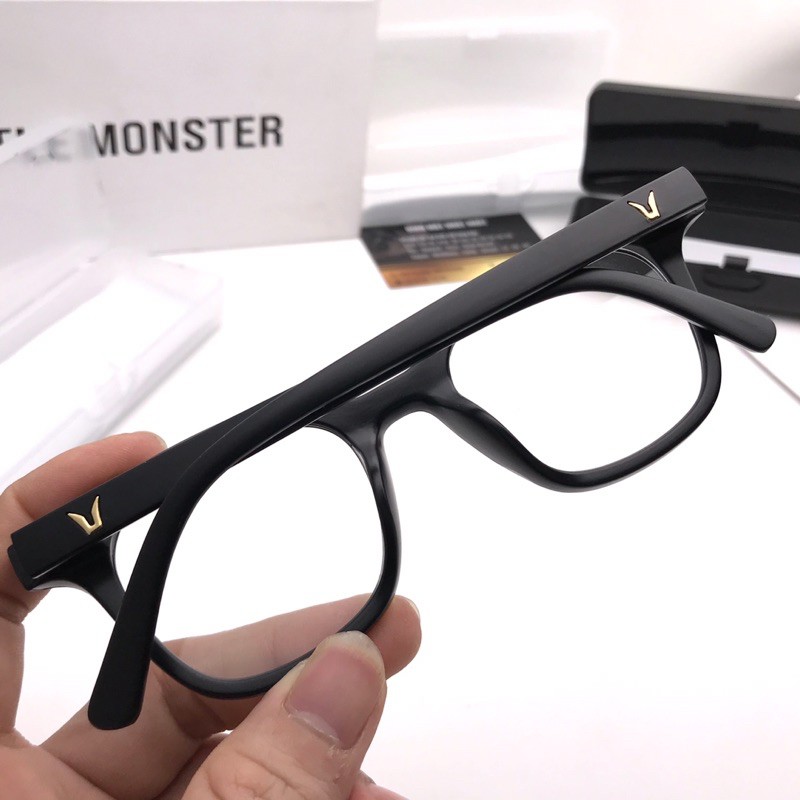 Gọng kính mát đen nhám South Side chữ V tặng hộp đựng | BigBuy360 - bigbuy360.vn