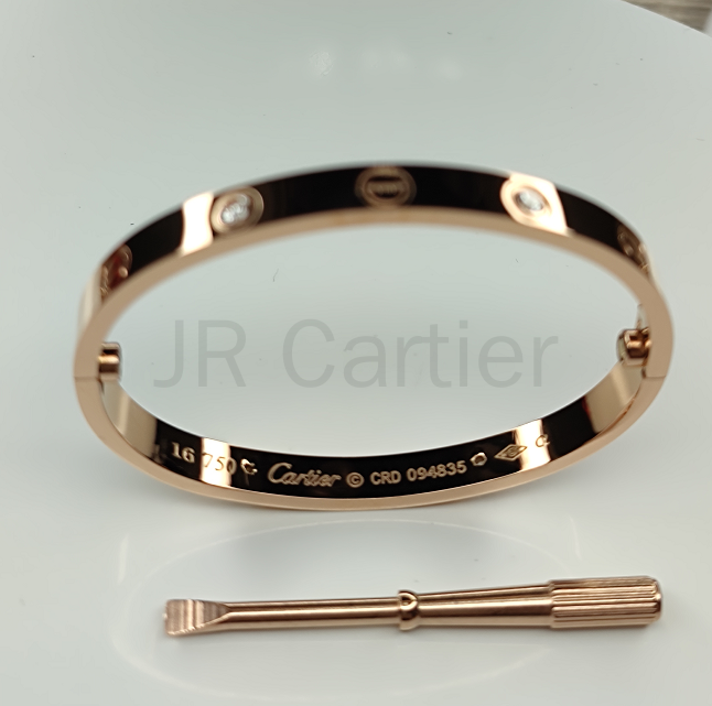 Vòng Tay Tình Yêu Mới 2021 Với Hộp Kim Cương 4 Kim Cương Có Thể Chọn Hộp