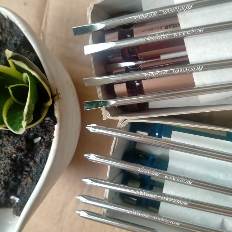 Tua vít dài 30cm 5mm Crossman