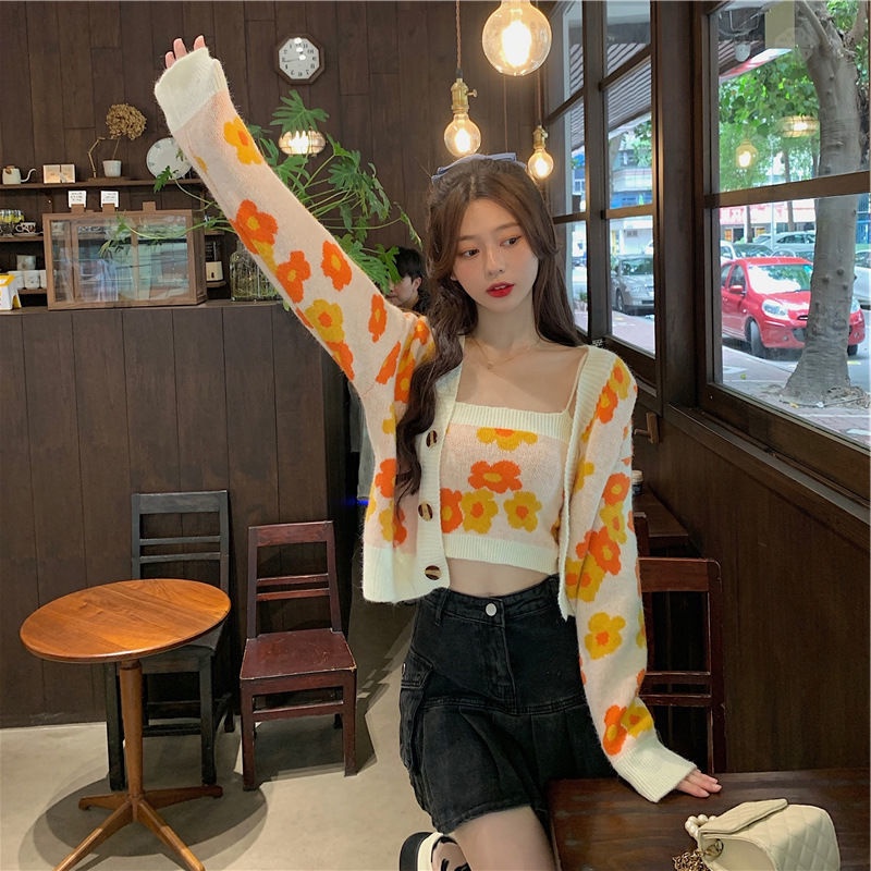 Set Áo Thun Dài Tay + Chân Váy Hoa Thời Trang Dành Cho Nữ