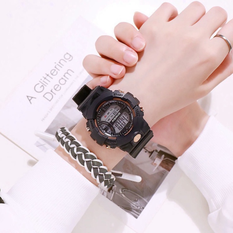 Đồng hồ điện tử thời trang nam nữ hot trend