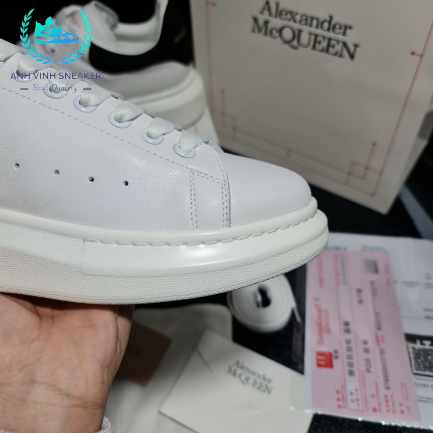 Giày mc queen nam nữ mcqueen tăng chiều cao alexander mcqueen trắng gót đen nhung cao cấp