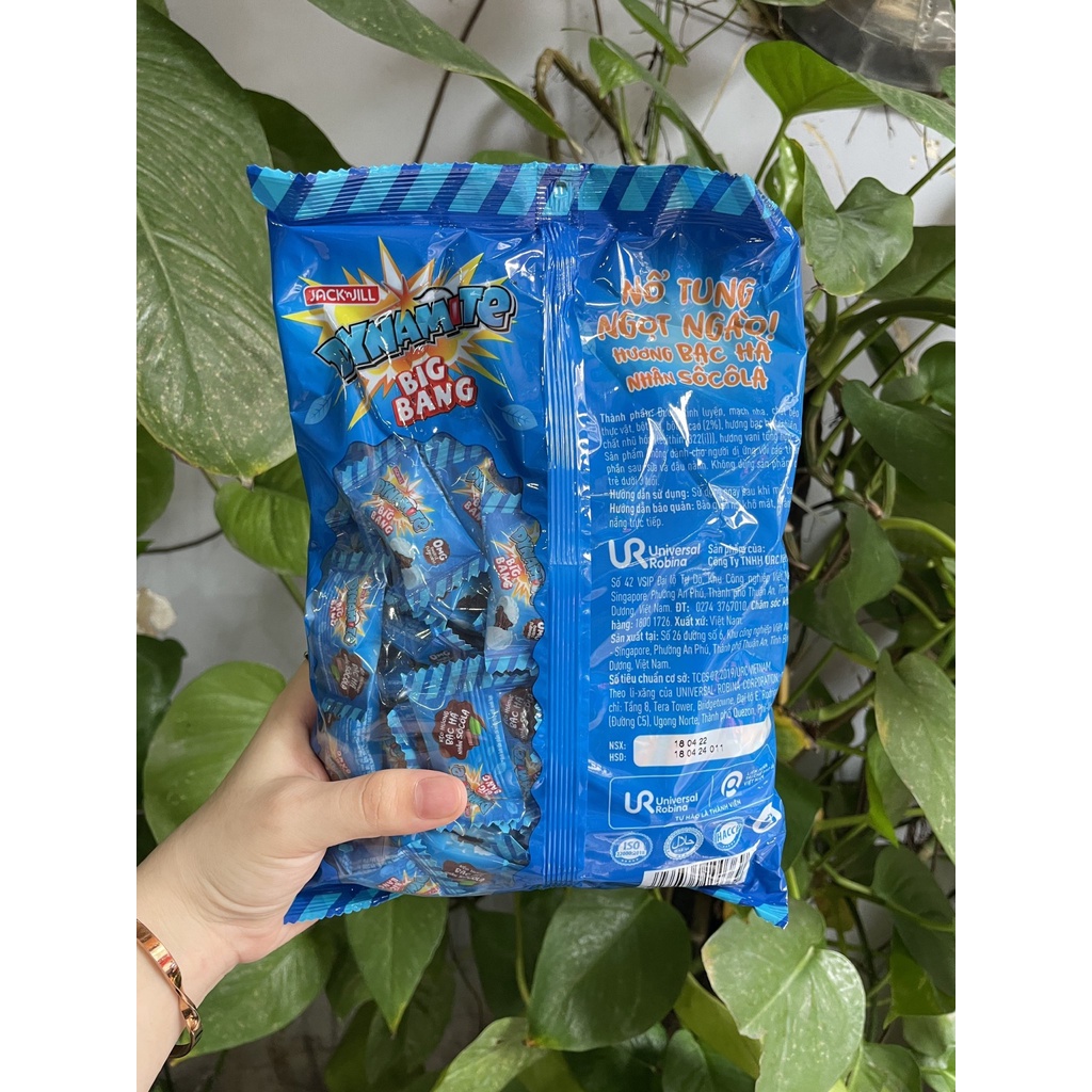 Kẹo The Nhân Đại Dynamite BigBang Hương Bạc Hà Nhân Sôcôla (Gói 330g)