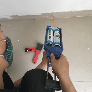 Dụng cụ bắn keo chít mạch Saveto
