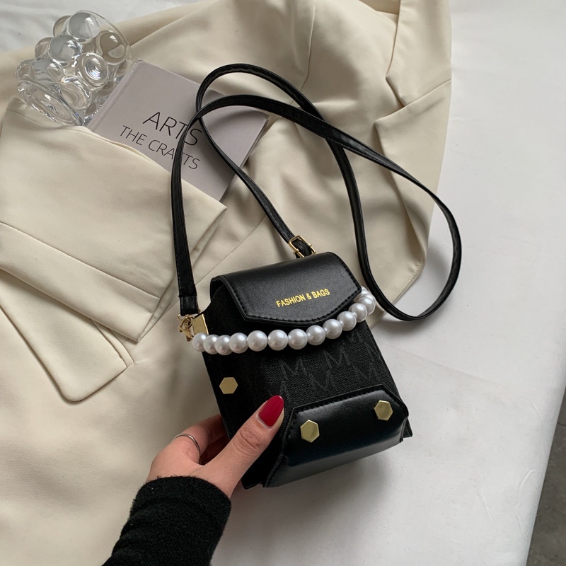 Túi đeo vai đựng điện thoại hình vuông đính ngọc trai thời trang mùa thu 2021