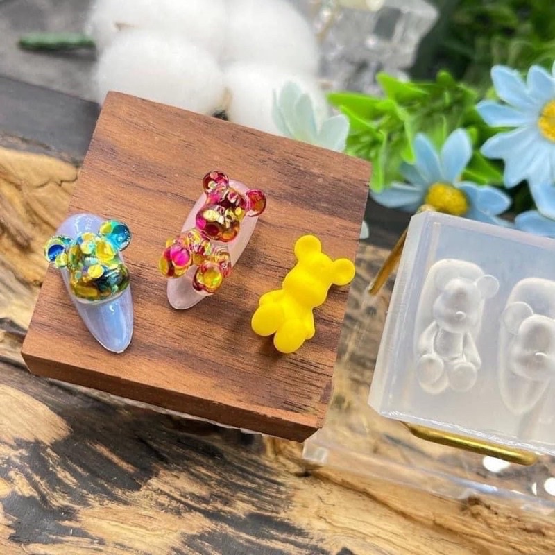 khuôn gấu bearbrick silicon