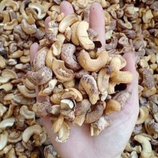 HẠT ĐIỀU RANG MUỐI LOẠI VỠ (500G) .