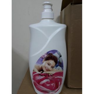 Sữa tắm Rose Love.