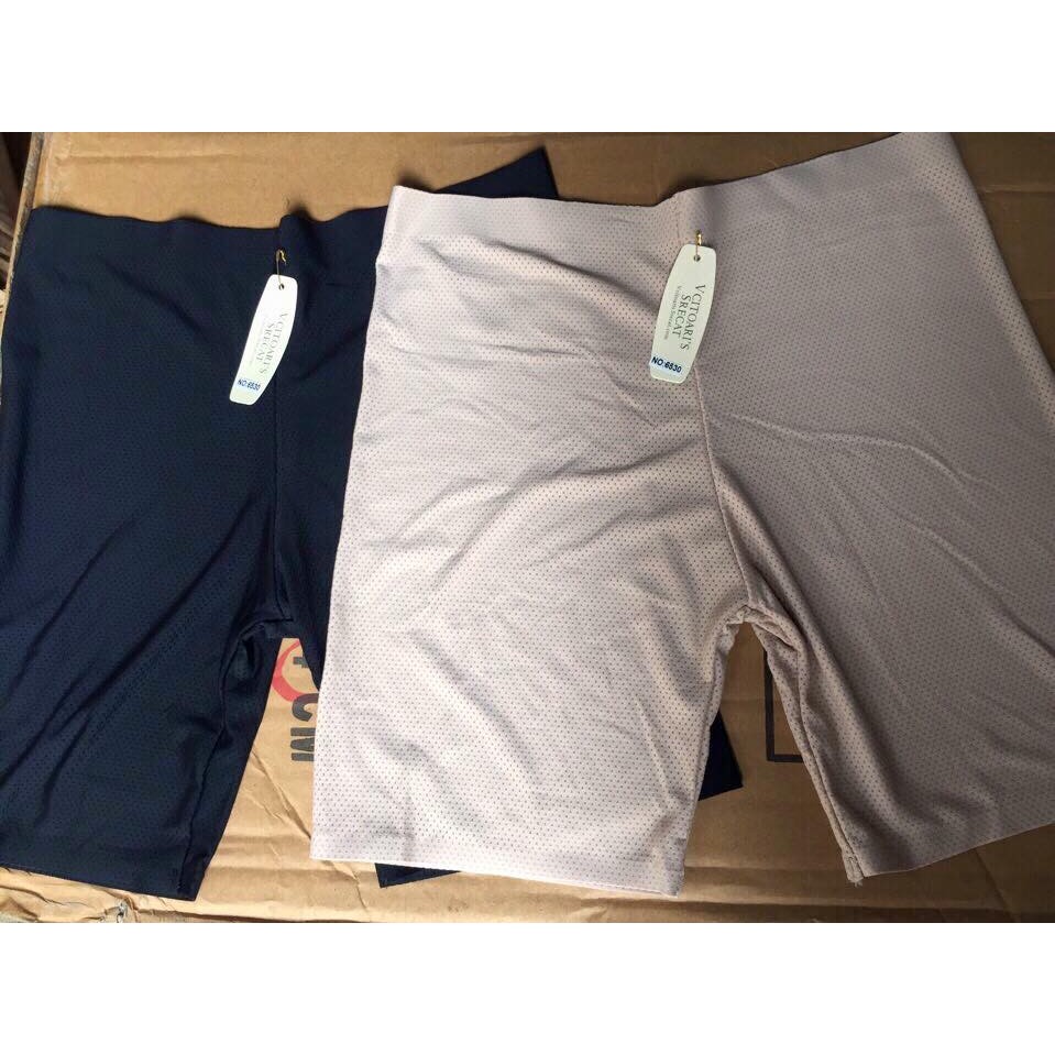 Quần mặc trong váy thông hơi