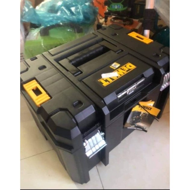 Thùng đựng đồ nghề Dewalt DWST83346