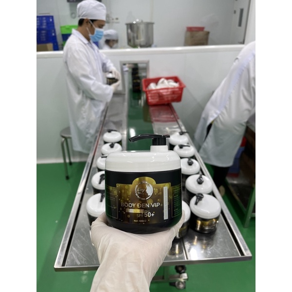 KEM BODY ĐEN VIP 500GR - 1 TẮM TRẮNG PLUS