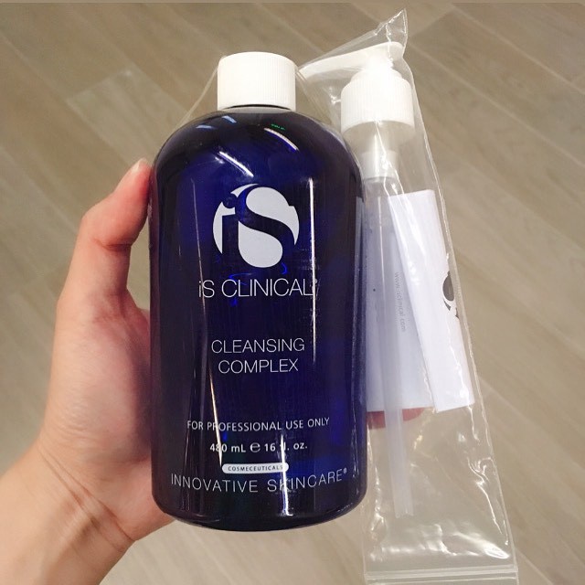 Sữa Rửa Mặt Giảm Mụn và sáng da IS Clinical Cleansing Complex