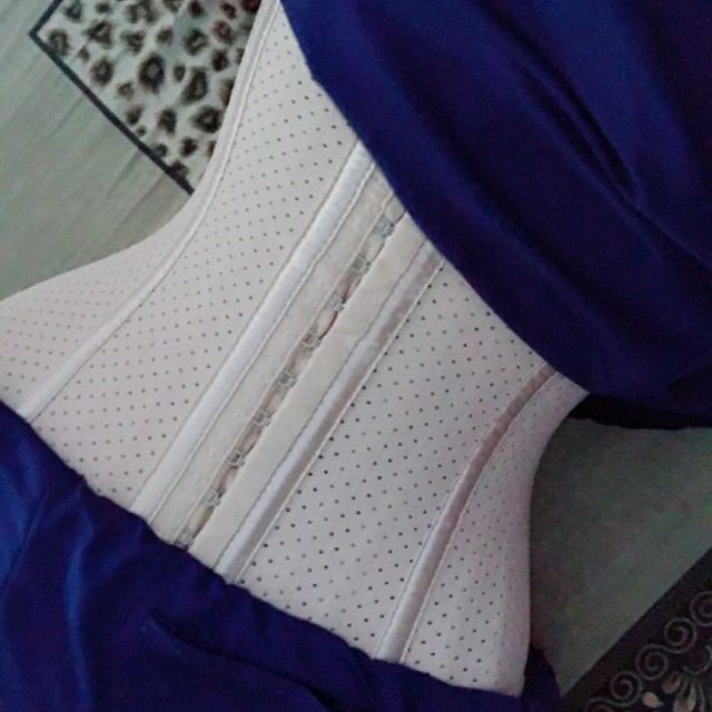 Combo Gen bụng latex corset chuẩn (mẫu cũ) + 1 liner