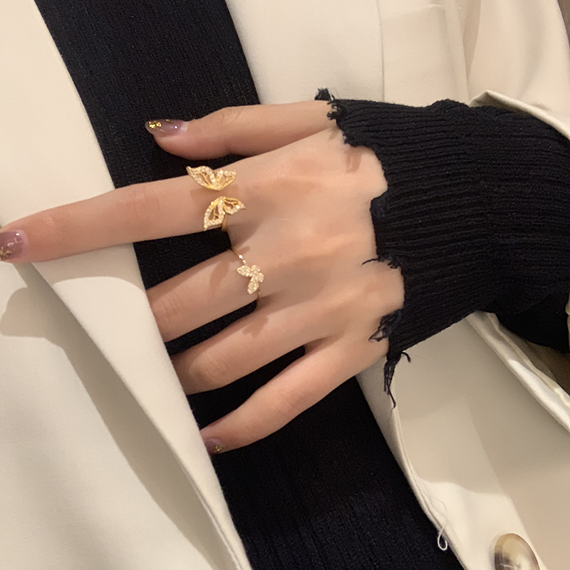 Nhẫn mạ vàng 14K họa tiết bướm đính đá đẹp mắt