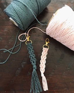Móc khoá vintage macrame